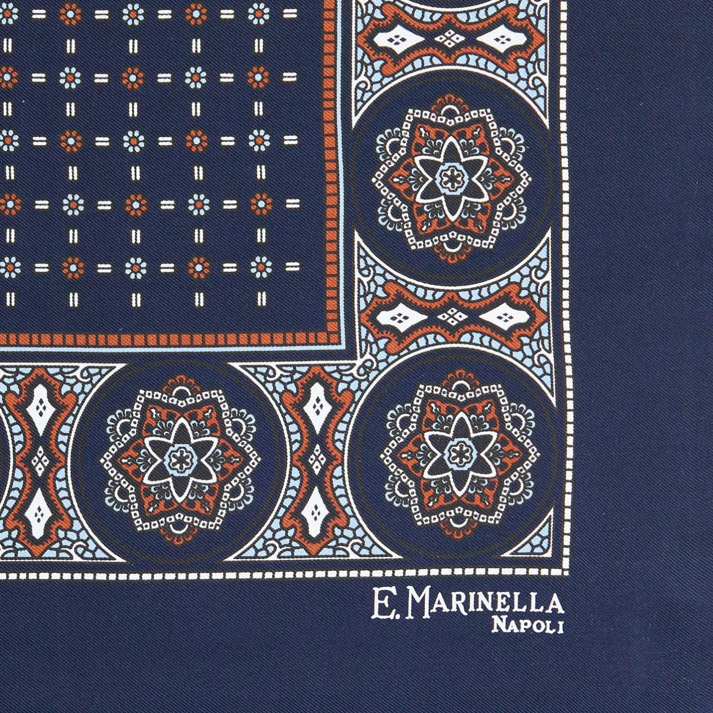 E.Marinella POCHETTE DA TASCHINO IN SETA STAMPATA A MANO BLU SCURO Microfantasia fiore Online