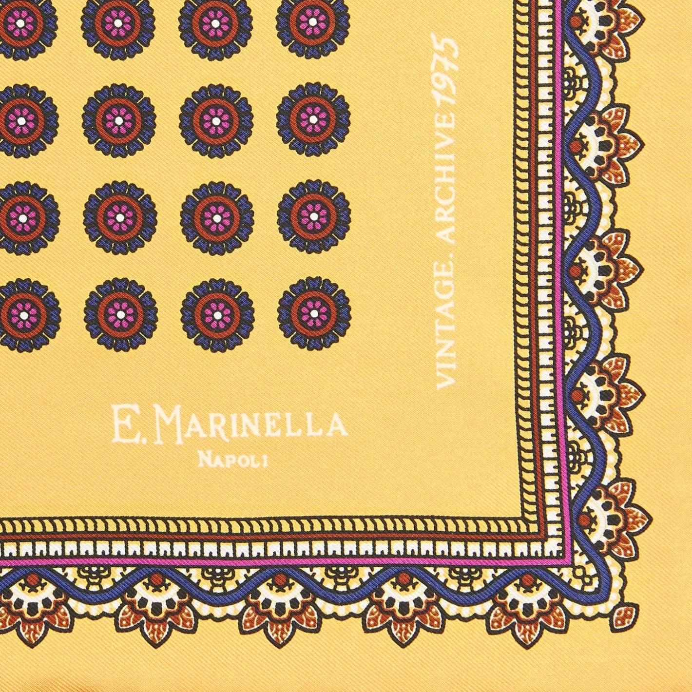 E.Marinella POCHETTE DA TASCHINO IN SETA STAMPATA A MANO GIALLA Fantasia archivio 1975 Discount