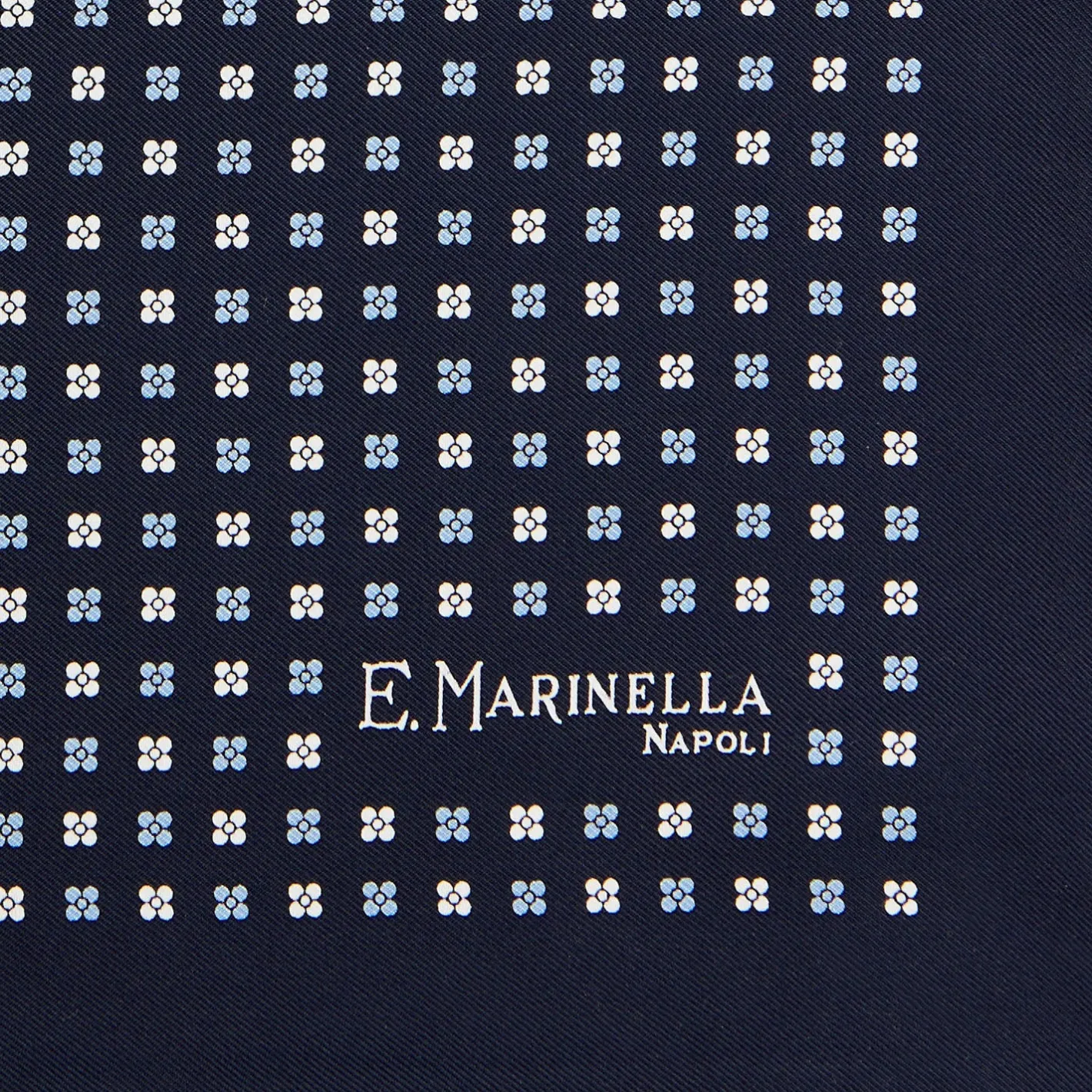 E.Marinella POCHETTE DA TASCHINO IN SETA STAMPATA A MANO BLU SCURO Microfantasia fiore Hot