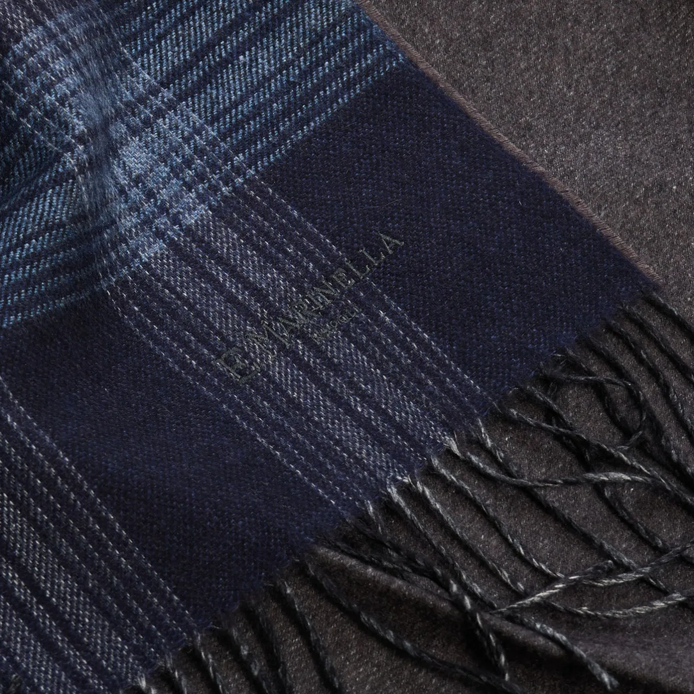 E.Marinella SCIARPA BICOLOR BLU SCURO IN SETA E CASHMERE Check Clearance