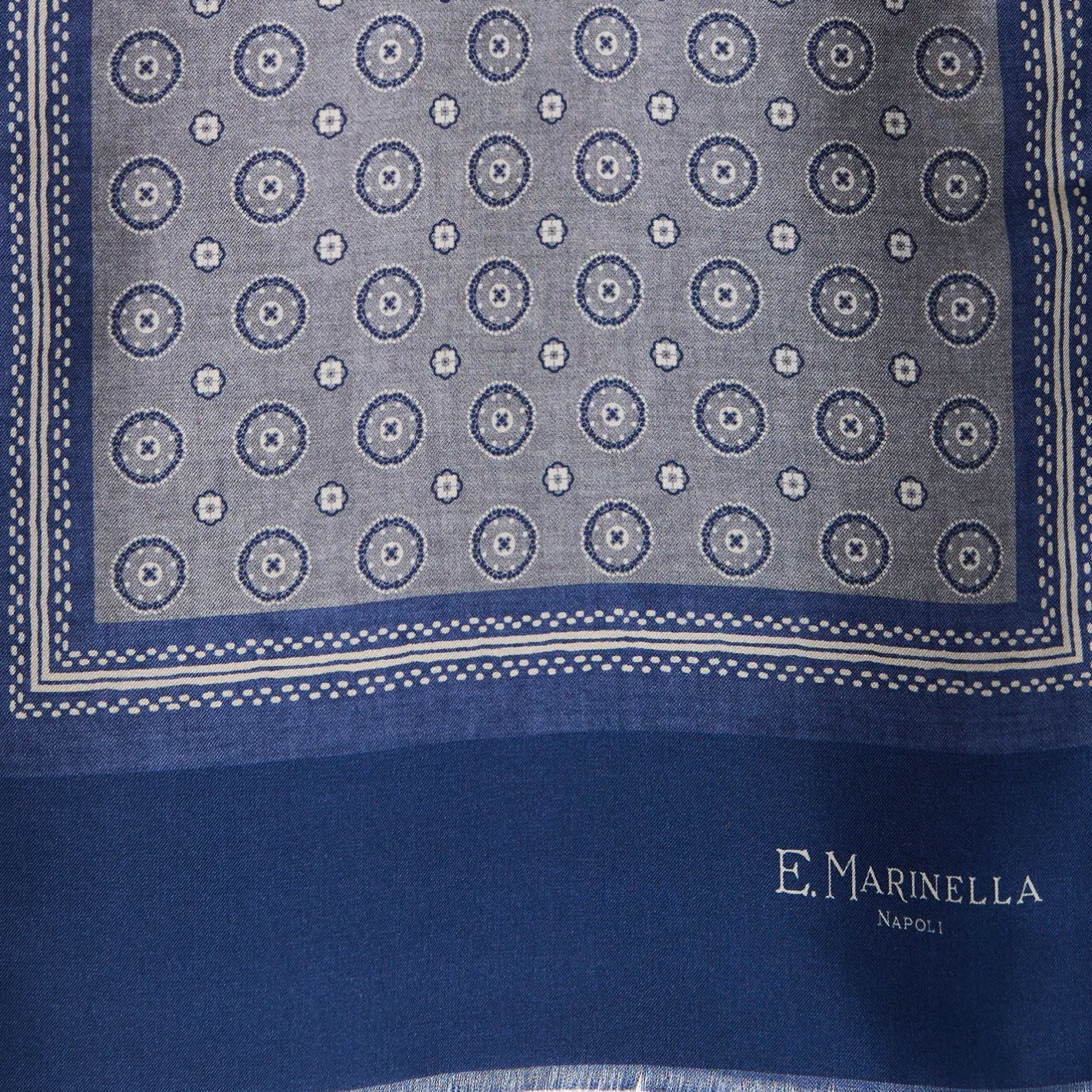 E.Marinella SCIARPA TUBOLARE GRIGIO CHIARO IN SETA TWILL Classic daisy Hot